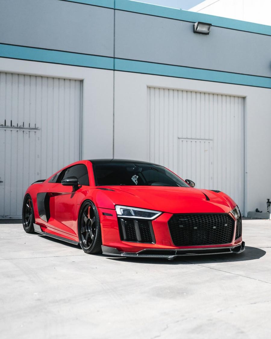  Audi R8 V10 by Impressive Wrap 2019 года  (фото 1 из 5)